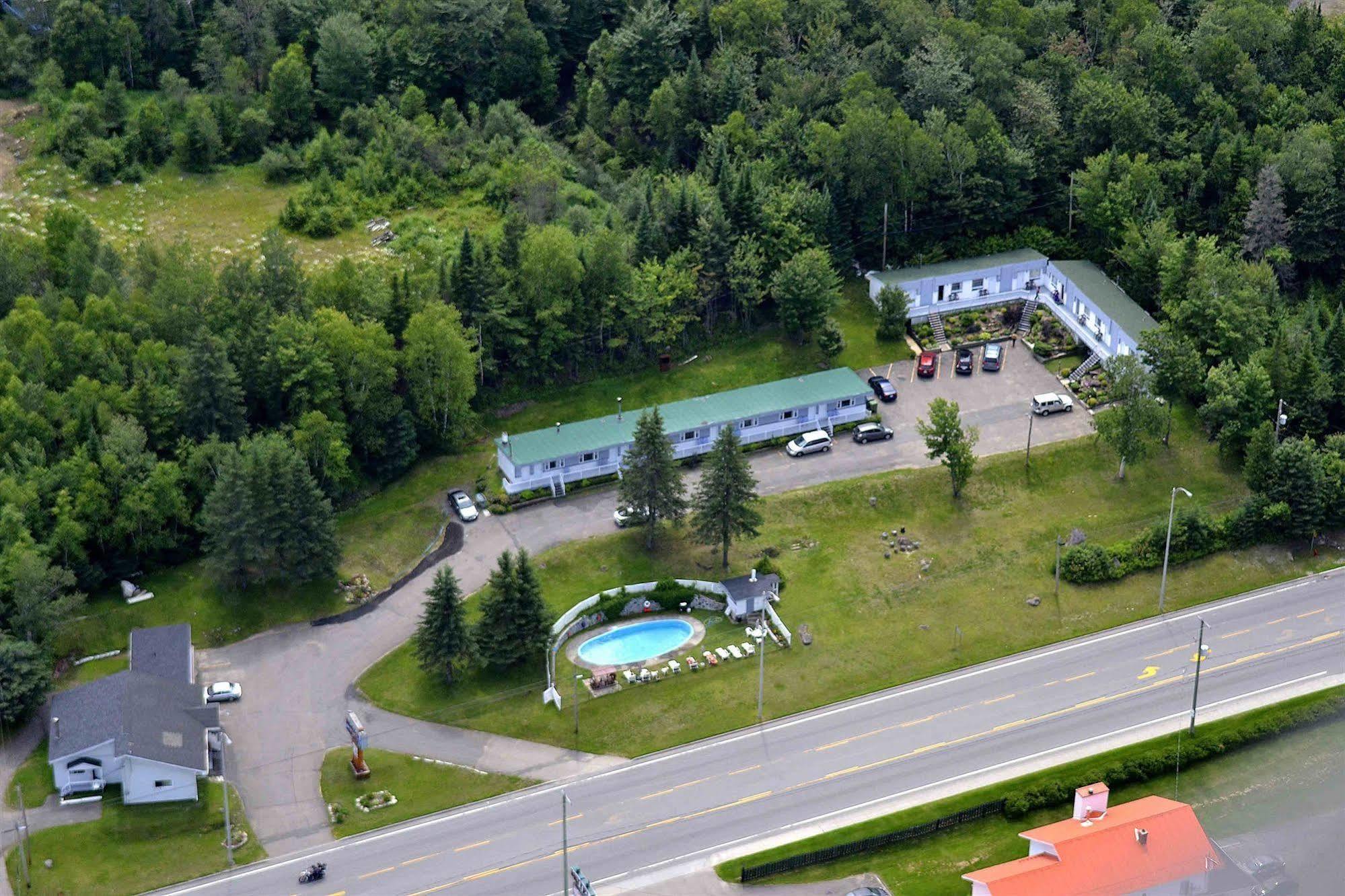 Motel Clair Mont Sainte-Agathe-des-Monts Exterior photo